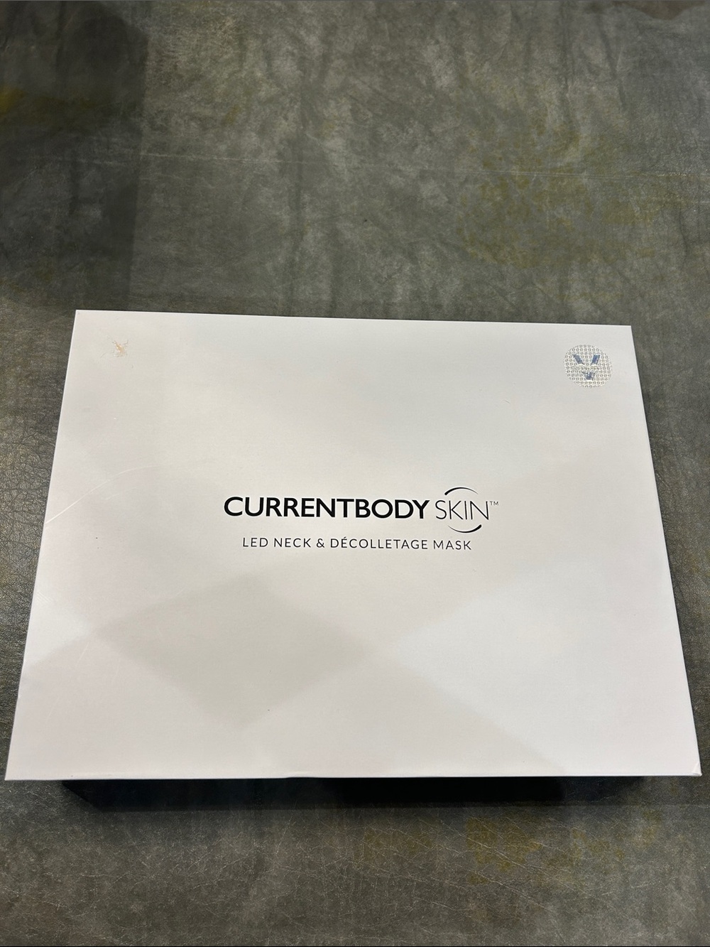 Current Body Skin LED Neck & Décolletage Mask: Series 2